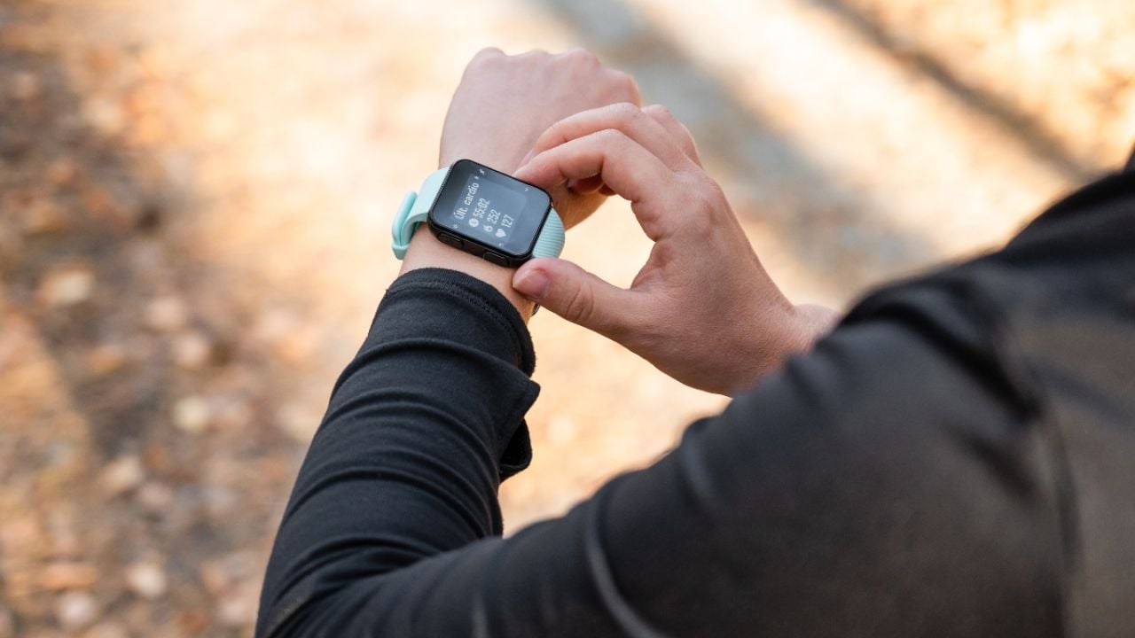 Hidden 'forever chemicals' in popular high-end smartwatch and fitness tracker bands | Environmental Working Group